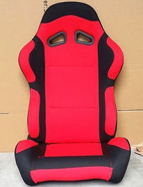 صندلیهای مسابقه ای سیاه و قرمز خودروهای اتومبیل جهانی با کمربند ایمنی قابل انعطاف است
